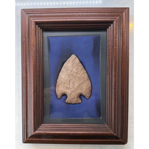 Authentic Arrowhead Native American Artifact St.Charles Dovetail. Framed 3 1/4